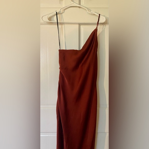 Shona Joy Luxe Asymmetrical Gathered Maxi Dress Sangria Size- US 6 - Picture 8 of 8